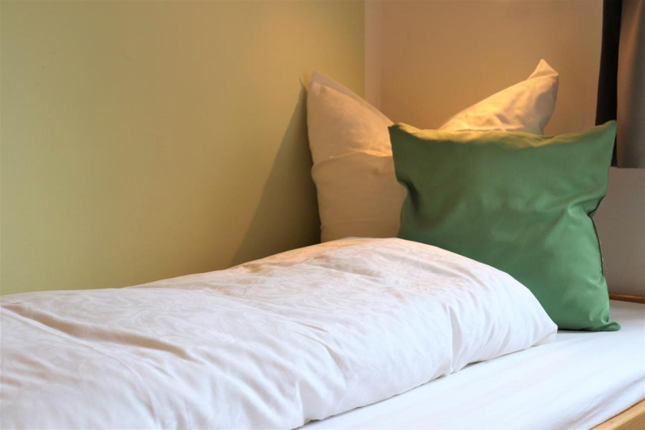 Wohnung #5 Mit Balkon - Zentrale Dennoch Ruhige Lage Mit Terrasse - Stadtbus Vor Der Tuer! Lindau  Bagian luar foto